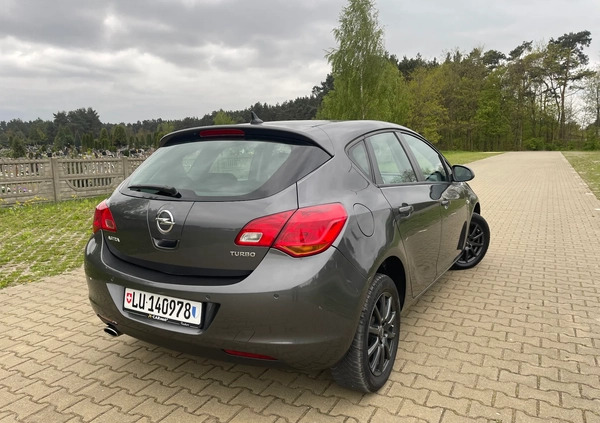 Opel Astra cena 30800 przebieg: 173000, rok produkcji 2012 z Radom małe 172